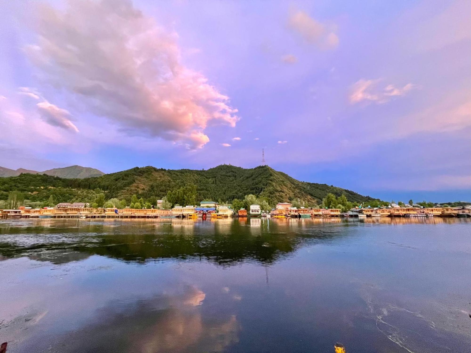 New Sea Palace Houseboats Srinagar  Luaran gambar