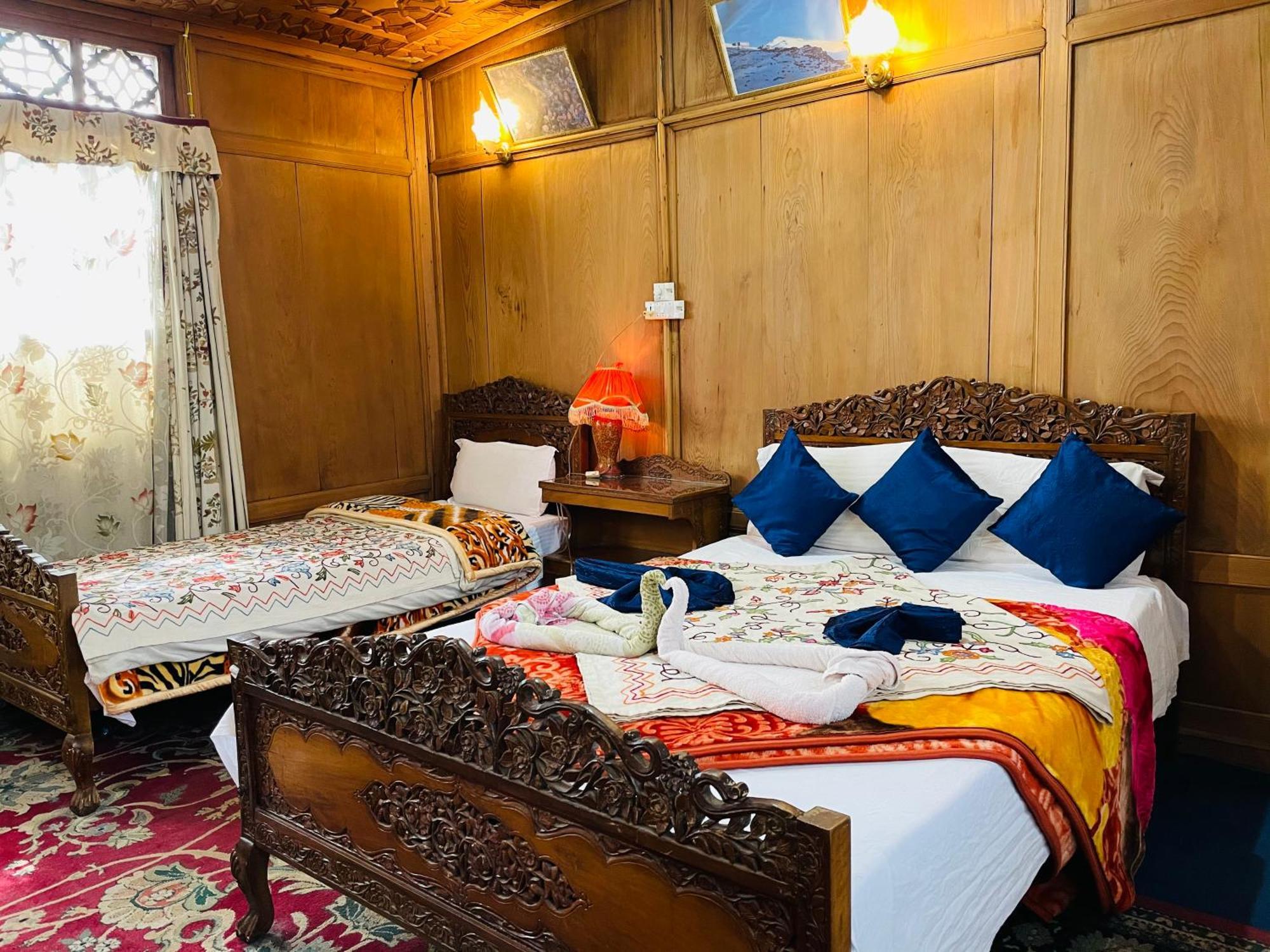 New Sea Palace Houseboats Srinagar  Luaran gambar