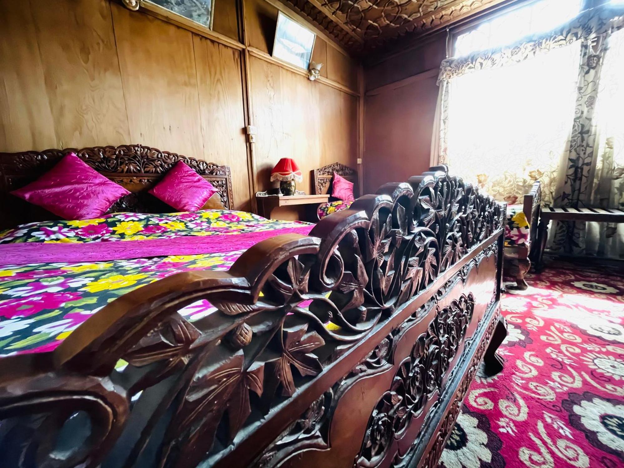 New Sea Palace Houseboats Srinagar  Luaran gambar