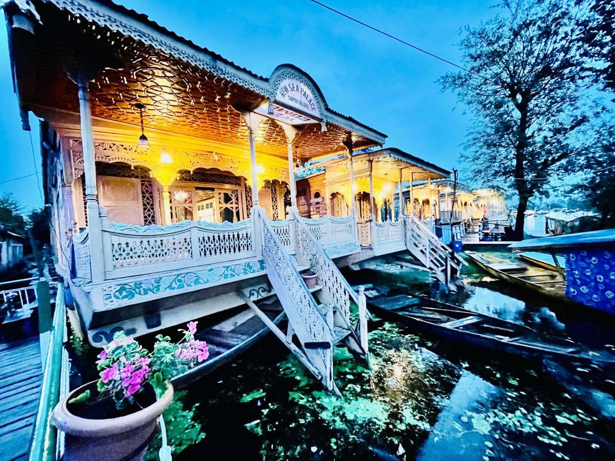 New Sea Palace Houseboats Srinagar  Luaran gambar