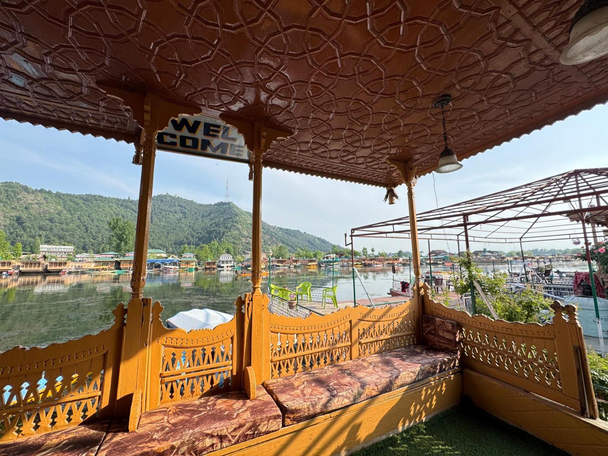 New Sea Palace Houseboats Srinagar  Luaran gambar