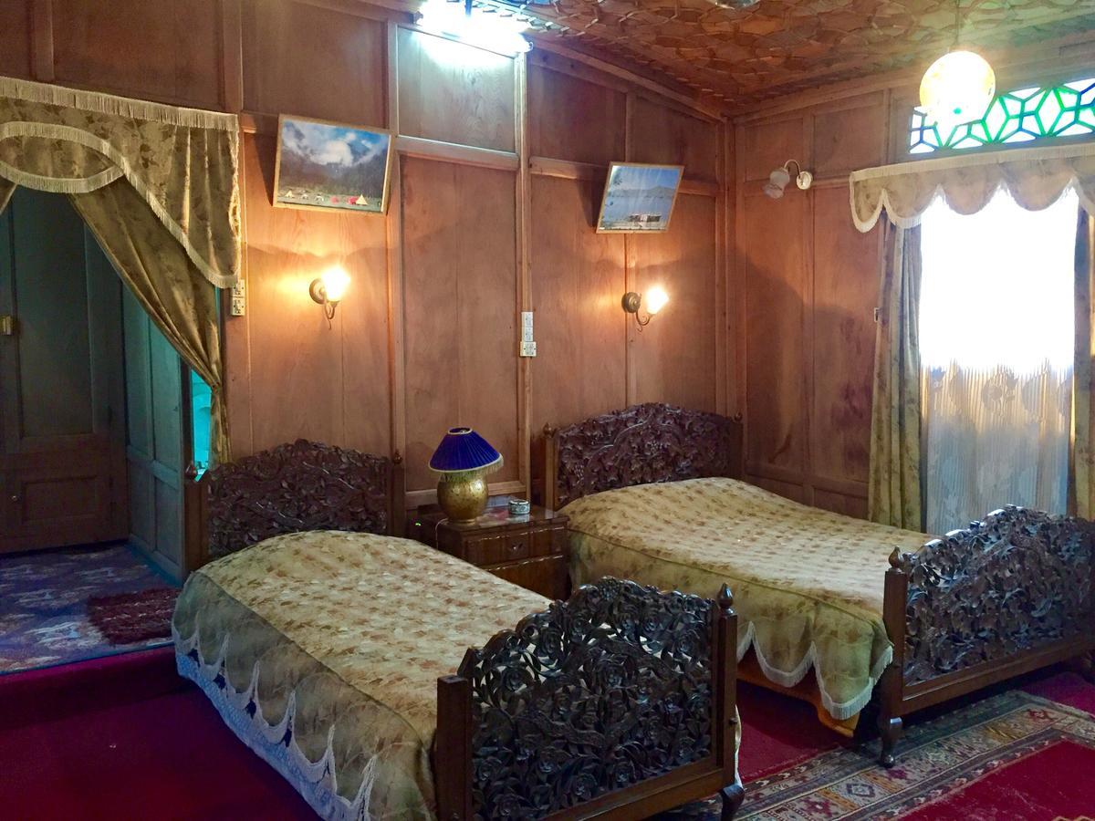 New Sea Palace Houseboats Srinagar  Luaran gambar
