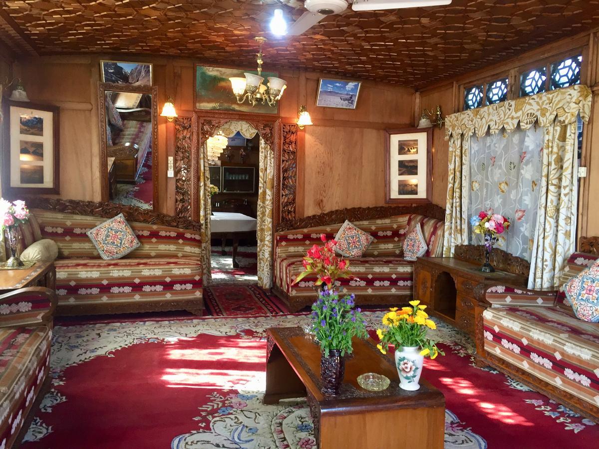 New Sea Palace Houseboats Srinagar  Luaran gambar