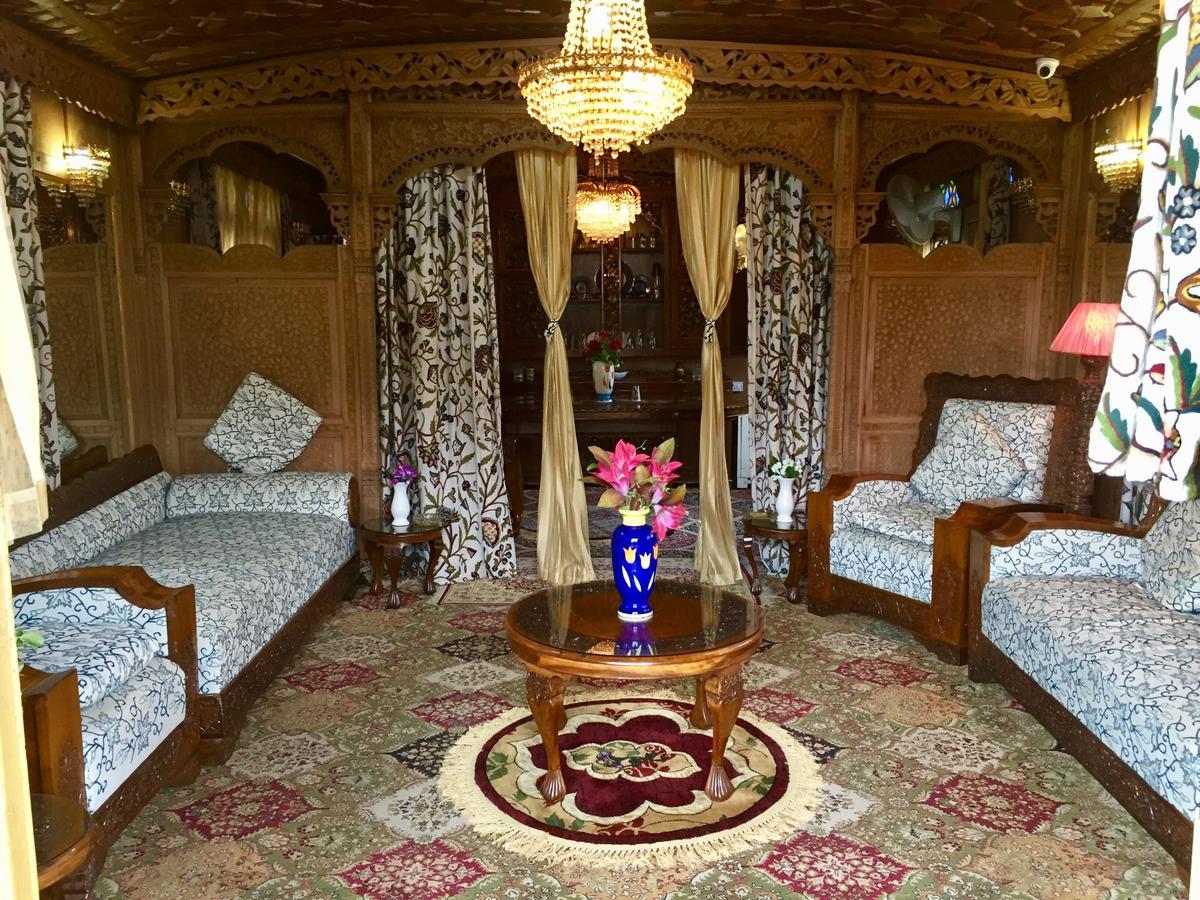 New Sea Palace Houseboats Srinagar  Luaran gambar