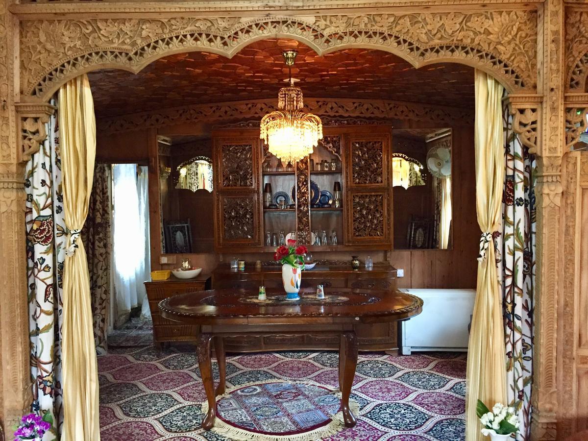 New Sea Palace Houseboats Srinagar  Luaran gambar