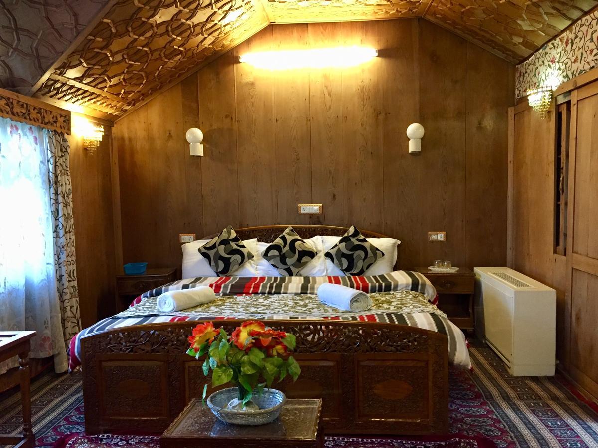 New Sea Palace Houseboats Srinagar  Luaran gambar